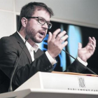 Pere Aragonès, secretario de Economia, durante una rueda de prensa en el Parlament.-JOSEP GARCÍA