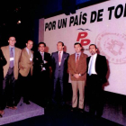 Fotografías del álbum personal de  Francisco Correa incorporadas al nuevo sumario del 'caso Gurtel', en la imagen junto al extesorero del PP Luis Bárcenas.-ARCHIVO