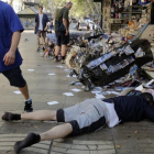 Una de las personas atropelladas en pleno centro de La Rambla.-EL PERIÓDICO