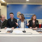 José María Vicente, Julián Vesga, Carolina Blasco, Montserrat Aparicio y Luis Mata, ayer, en la presentación.-RAÚL G. OCHOA