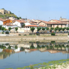 El río Ebro vertebra toda la ciudad dejando un paisaje bañado por su aguas.-ECB