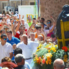 Los hombres del pueblo cumplieron ayer con la tradición.-R. FERNÁNDEZ