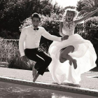 Pronovias presenta el catálogo del 2017 con Jon Kortajarena y Romee Strijd.-EL PERIÓDICO