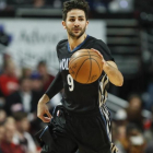 Ricky Rubio completó un buen partido ante los Bulls y ayudo a su técnico a vengarse de su exequipo.-EFE / KAMIL KRZACZYNSKI