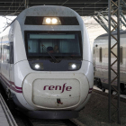 Un tren AVE en la estación Rosa de Lima de Burgos. T. ALONSO