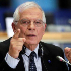 Josep Borrell, durante su intervención en la Eurocámara, este lunes.-OLIVIER HOSLET (EFE)
