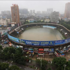 El estadio de la ciudad de Hubei parace una "bañera gigante".-REUTERS