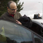 El etarra Alberto Plazaola Anduaga abandona, el pasado 4 de diciembre, la prisión coruñesa de Teixeiro.-Foto: EFE / ELISEO TRIGO