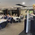Intervención de la vicepresidenta y consejera de Economía y Empleo de la Junta, Rosa Valdeón, en el Club de Prensa que se desarrolló en el hotel Silken de Burgos.-ISRAEL L. MURILLO