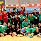 Jugadores y cuerpo técnico del CD Juventud del Círculo festejan en Salamanca su histórico título-Amalia Trujillo