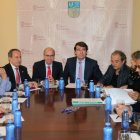 El presidente de la Diputación y el alcalde de Salamanca, Javier Iglesias y Alfonso Fernández Mañueco, presiden la constitución de la mesa institucional y técnica del Pacto Institucional Local y Provincial para acoger a personas Refugiadas-Ical