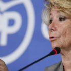 Esperanza Aguirre presenta su dimisión en la sede del partido en la calle de Génova.-