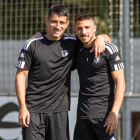 Saúl Berjón y Ernesto Gómez en el entrenamiento matutino previo al derbi contra el Valladolid. BURGOS CF