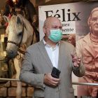 Juanjo García ejerció de anfitrión en el Museo del Libro para presentar la exposición sobre Félix Rodríguez de la Fuente. / RAÚL G. OCHOA