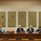 La comisión de Defensa con la silla vacía del ministro Pedro Morenés.-EL PERIÓDICO / MADRID