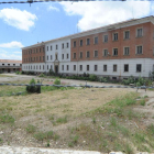 Terrenos del antiguo cuartel de Artillería entre las calles Severo Ochoa y Santa Bárbara.-ISRAEL L. MURILLO
