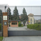 El punto de control de acceso de la Farmacia Militar en el paso de Fuentecillas.-ISRAEL L. MURILLO