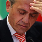 Del Nido, en su despedida de la presidencia del Sevilla.-AFP / GOGO LOBATO