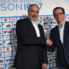 El presidente del Olympique, Jacques-Henri Eyraud posa con Andoni Zubizarreta en su presentación-GUILLAUME HORCAJUELO / EFE