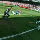 El 'gol fantasma' del Barça en el campo del Betis.-