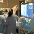 Intervención en el Hospital Clínico de Valladolid, el segundo con más derivaciones desde Burgos.-J.L. LOSTAU