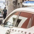 La Guardia Civil se desplazó hasta Villafruela para iniciar la investigación que permita determinar las causas del siniestro.-SANTI OTERO