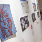 La exposición aúna las pinturas realizadas durante el programa y un puñado de fotografías de Daniel Cartón Atienza sobre el proceso.-SANTI OTERO