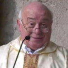 El sacerdote Fernando Fueyo, capellán del Sporting de Gijón e íntimo amigo de Quini.-EL PERIÓDICO