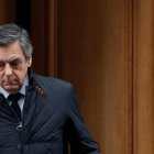 Fillon, saliendo de su casa, en París.-REUTERS / CHRISTIAN HARTMANN