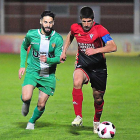 Kijera conduce un balón en el choque de Copa-Jose Esteban Egurrola