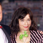 El director de cine Lars von Trier y la cantante Björk, en el festival de Cannes, en mayo del 2000.-AFP / PASCAL GUYOT
