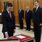 Pedro Sánchez, promete el cargo ante el Rey-FERNANDO ALVARADO