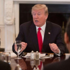 El presidente estadounidense, Donald Trump, interviene durante un almuerzo con el Consejo de Seguridad de las Naciones Unidas  en la Casa Blanca de Washington.-CHRIS KLEPONIS / EFE