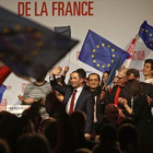 El exministro de Educación y candidato socialista, Benoît Hamon, en un acto celebrado ayer el viernes en Lille.-AFP / PHILIPPE HUGUEN