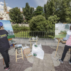 Dos mujeres llevan a cabo la elaboración de sus cuadros al otro lado del río.-SANTI OTERO