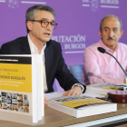 Emilio de Domingo (izq.) y Ramiro Ibáñez (dcha.) ayer en la presentación del libro.-I. L.M.