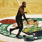 Lebron James, durante su actuación en Boston.-/ ADAM GLANZMAN (AFP)