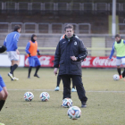Gonzalo Arconada durante el primer entrenamiento como entrenador del Burgos CF.-RAÚL G. OCHOA