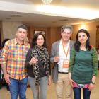 Vicente Marañón (i), Jesús Ortego, Silvia Álvarez y Gloria Bañeres celebrando el resultado electoral.-ISRAEL L. MURILLO