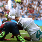 Momento en el que Marcelo golpea a Lerma en el encuentro del sábado ante el Levante-EFE / KIKO HUESCA