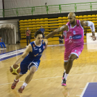 Rafa Huertas penetra a canasta.-COB