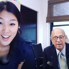 Laura Kim, con el desaperido Oscar de la Renta.-