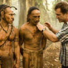 Mel Gibson da instrucciones en el rodaje de 'Apocalypto'.-ANDREW COOPER