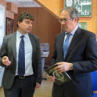 El delegado de la Junta compareció junto al presidente de la Cofradía.-E.M.