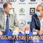 Miguel Ángel Benavente (presidente del CB Tizona) y Fernando Andrés (patrón), durante una rueda de prensa reciente. SANTI OTERO