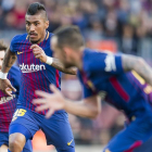 Paulinho junto a Alcácer y Leo Messi en un partido de esta temporada /-JORDI COTRINA