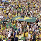 Manifestación contra la presidenta Dilma Rousseff en Brasilia, la capital.-EFE / FERNANDO BIZERRA Jr