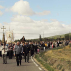 Los romeros de Poza se desplazaron en comitiva desde el municipio hasta la ermita de la Virgen de Pedrajas.-G.G.