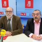 Campo (dcha.) y Adrián (izq.) en la rueda de prensa en la que anunciaron que el alcalde no encabezará la lista-E. M.