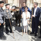 Los participantes en la ruta, con el alcalde de Burgos, Javier Lacalle, y la alcaldesa de pasaia (Guipúzcoa), Izaskun Gómez.-R. ORDOÑEZ / ICAL